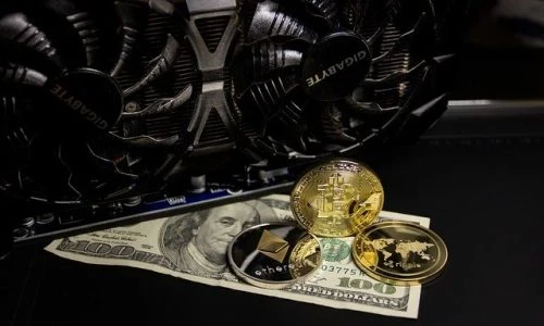 Billionaire CEO Believes BTC And USD Will Dominate World Economy